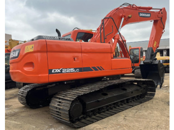 Pásové rýpadlo DOOSAN DX225