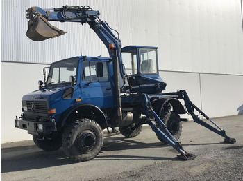 Auto s hydraulickou rukou UNIMOG