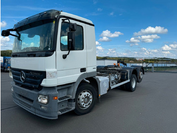 Podvozek s kabinou MERCEDES-BENZ Actros 2532