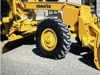 Zrovnávač Komatsu GD530A mit 5-Zahn Heckaufreißer: obrázok 3