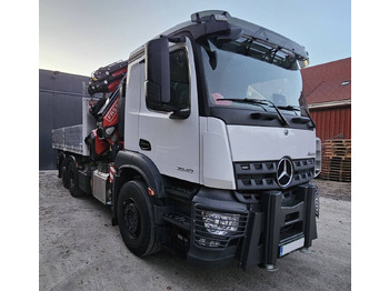 Auto s hydraulickou rukou MERCEDES-BENZ