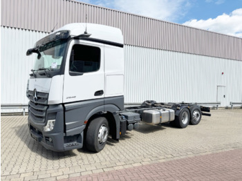 Podvozek s kabinou MERCEDES-BENZ Actros 2548