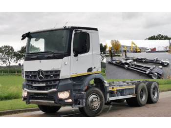 Hákový nosič kontajnerov MERCEDES-BENZ Arocs 2642