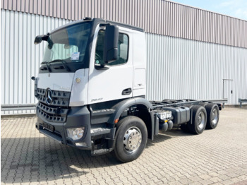 Podvozek s kabinou MERCEDES-BENZ Arocs 2642