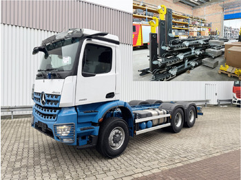 Hákový nosič kontajnerov MERCEDES-BENZ Arocs 2651