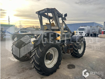 Traktor JCB Fastrac 2135 4WS: obrázok 3