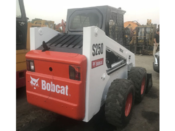 Šmykom riadený nakladač BOBCAT S250