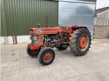 Traktor MASSEY FERGUSON 100 series