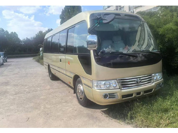 Prímestský autobus Toyota Coaster: obrázok 4