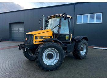 Traktor JCB