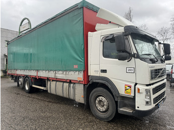 Plachtové nákladné vozidlo VOLVO FM 400