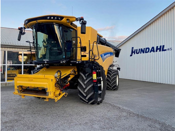 Obilný kombajn NEW HOLLAND CX series