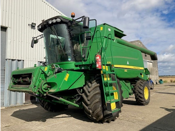 Obilný kombajn JOHN DEERE T670