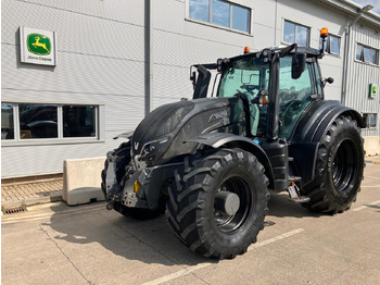 Traktor VALTRA T234