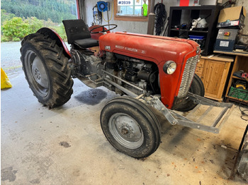 Traktor MASSEY FERGUSON