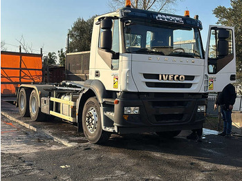 Hákový nosič kontajnerov IVECO Stralis