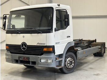 Hákový nosič kontajnerov MERCEDES-BENZ Atego