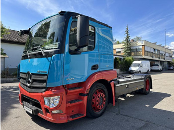 Ťahač MERCEDES-BENZ Actros 1843