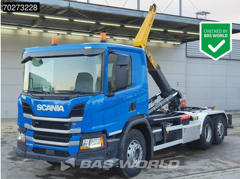 Hákový nosič kontajnerov SCANIA P 360