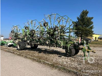 Obracač sena KRONE Swadro