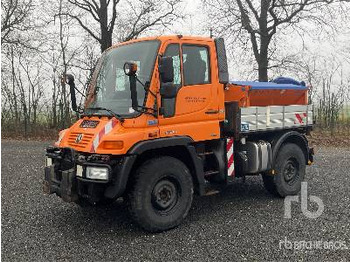 Komunálne/ Špeciálne stroje UNIMOG U300