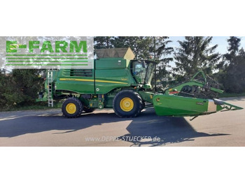 Obilný kombajn JOHN DEERE T670