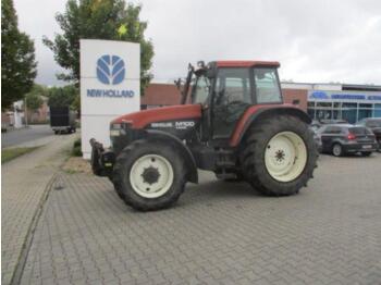 Traktor New Holland m100: obrázok 1