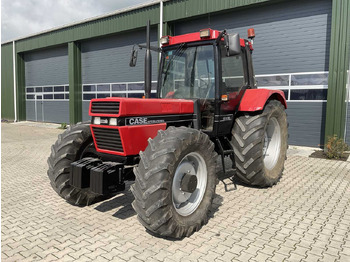 Traktor CASE IH