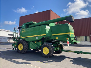 Obilný kombajn JOHN DEERE T660