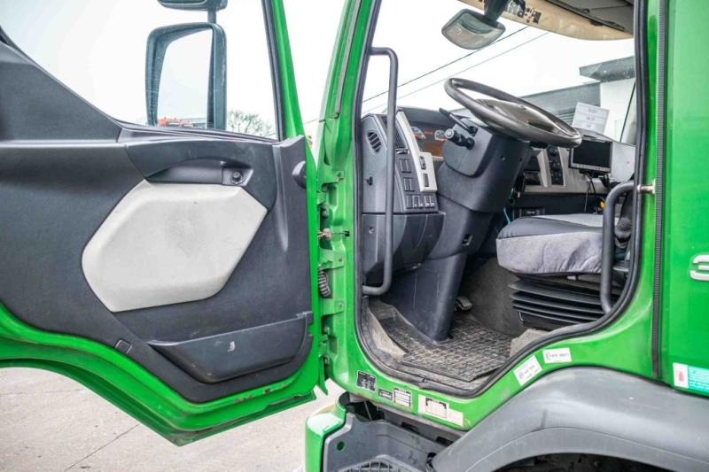 Skříňový nákladní auto Volvo FE 300-6x2: obrázok 8