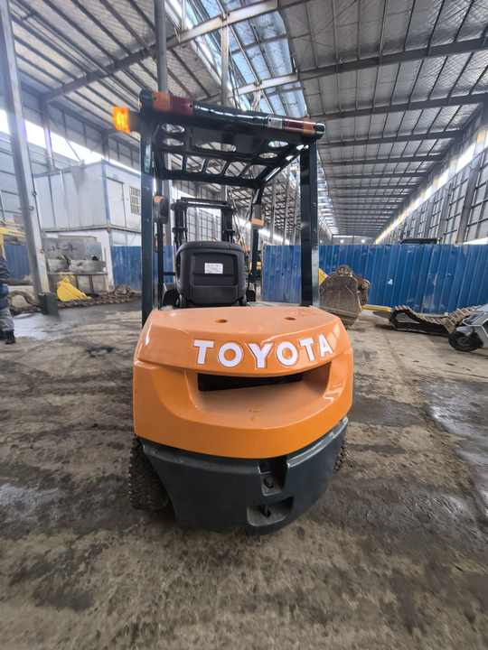 Dieselový vysokozdvižný vozík Original japan second hand toyota fd30 in good condition used forklift for sale in shanghai: obrázok 6