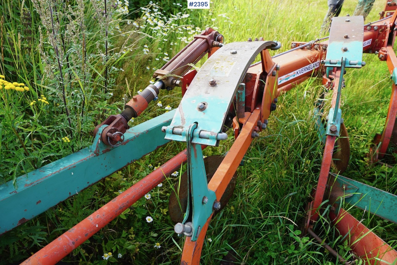 Pluh Kverneland BA3 6-row semi-plough: obrázok 7