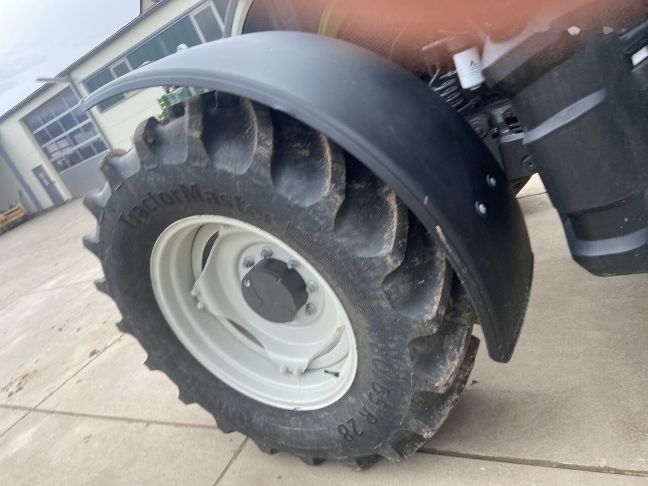 Traktor Valtra G135 Active: obrázok 9