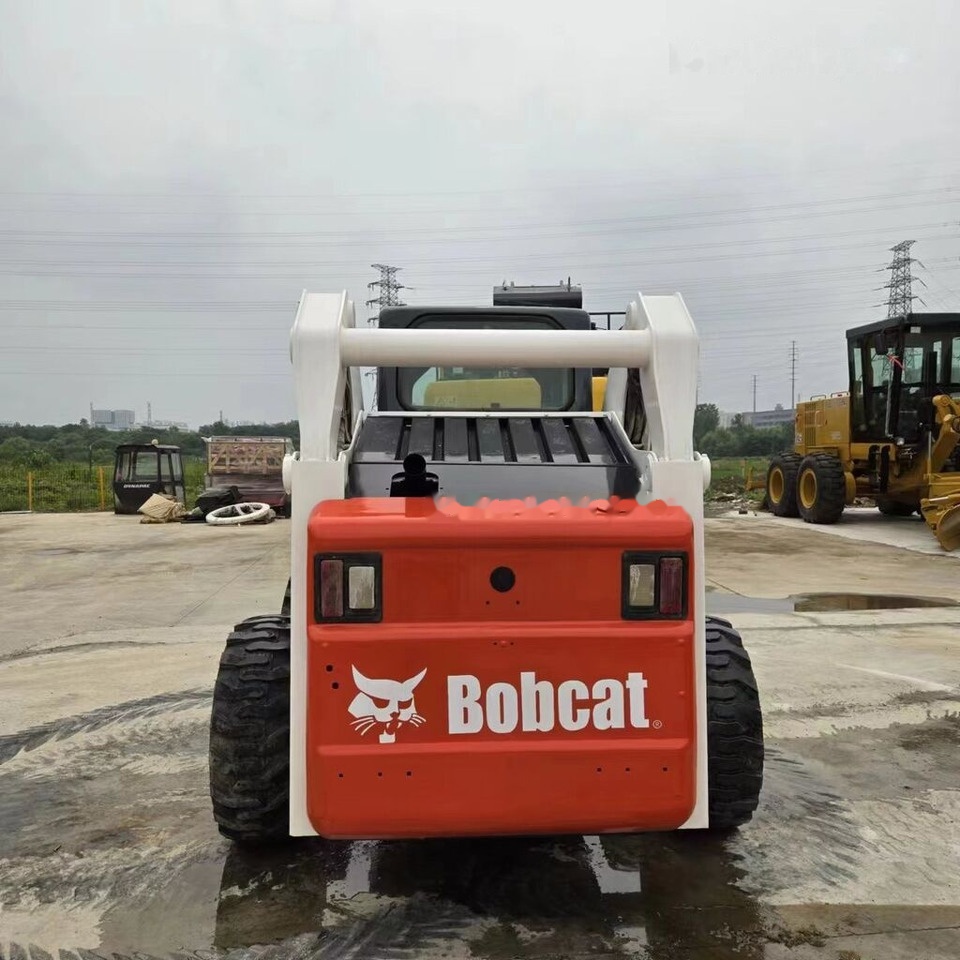 Šmykom riadený nakladač Bobcat S300: obrázok 8