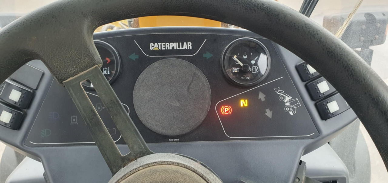 Kolesový nakladač CATERPILLAR 908: obrázok 9