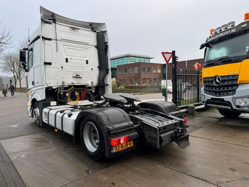 Ťahač Mercedes-Benz Actros 4X2 - EURO 6 + HEFSCHOTEL + ROCKINGER VAN: obrázok 6