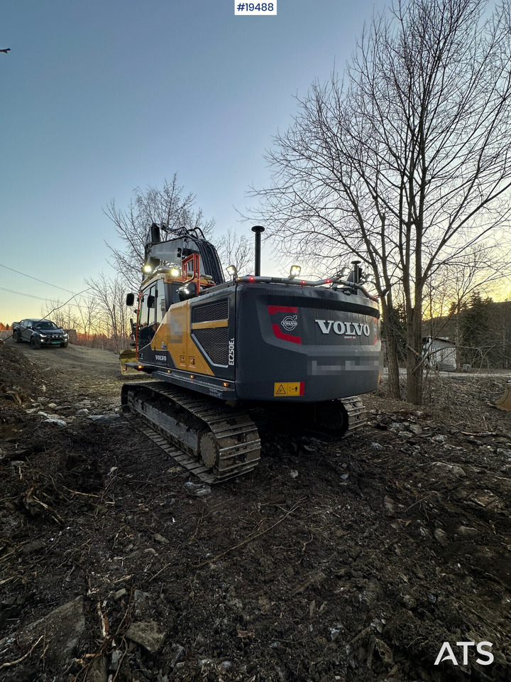 Rýpadlo Volvo EC250EL: obrázok 11