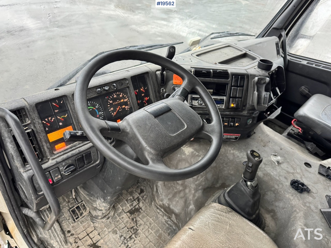 Cisternové vozidlo Volvo FM7: obrázok 43