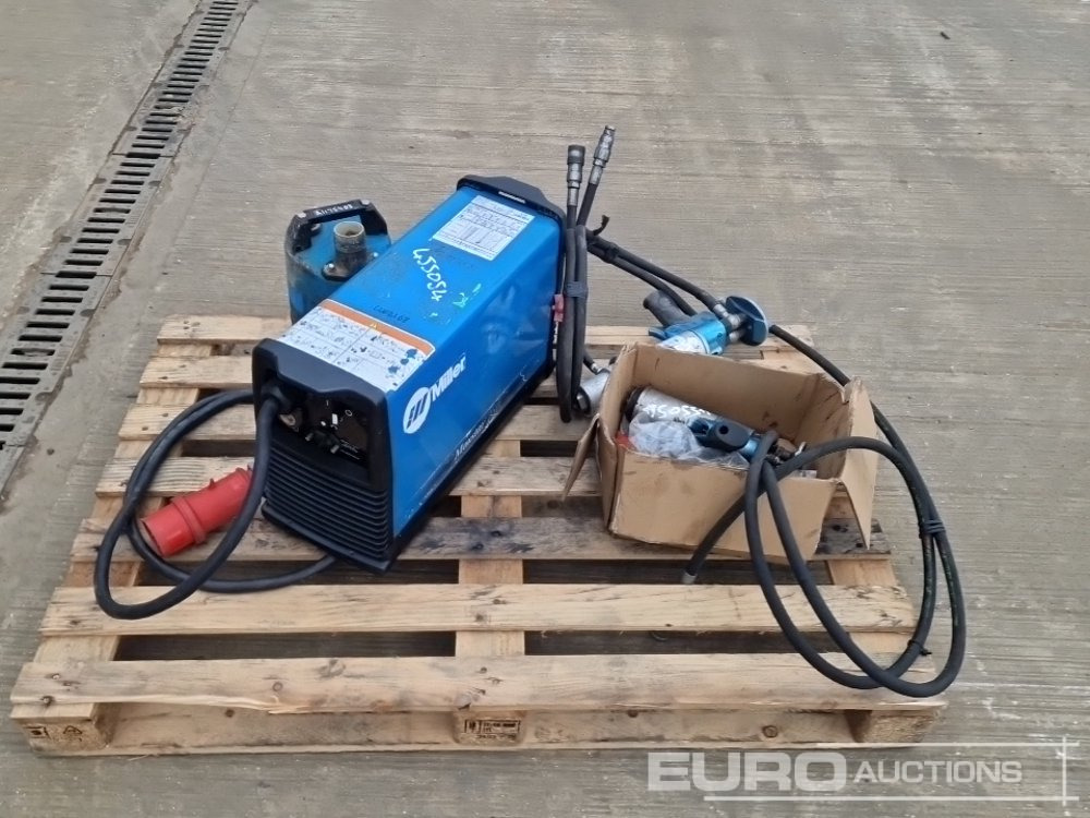 Stavebné zariadenia Hydraulic Impact Wrench (2 of), Miller 415Volt Welder, Submersible Pump: obrázok 6