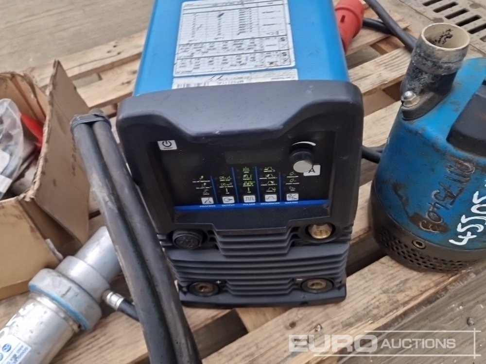 Stavebné zariadenia Hydraulic Impact Wrench (2 of), Miller 415Volt Welder, Submersible Pump: obrázok 12