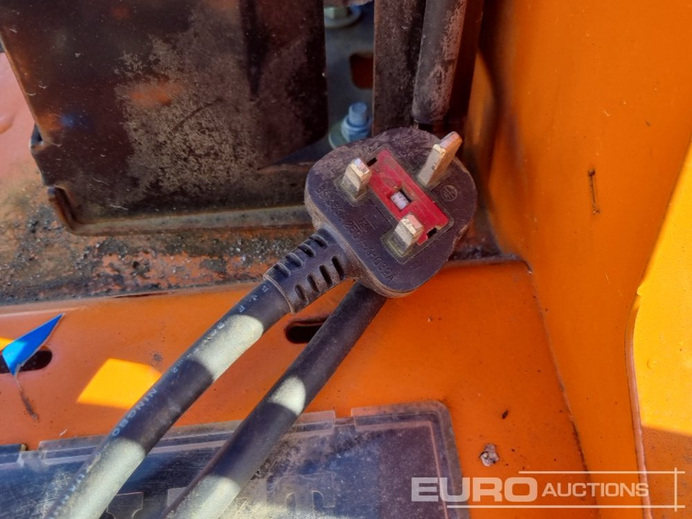 Poľnohospodárske stroje Eliet 230Volt Wood Chipper: obrázok 12